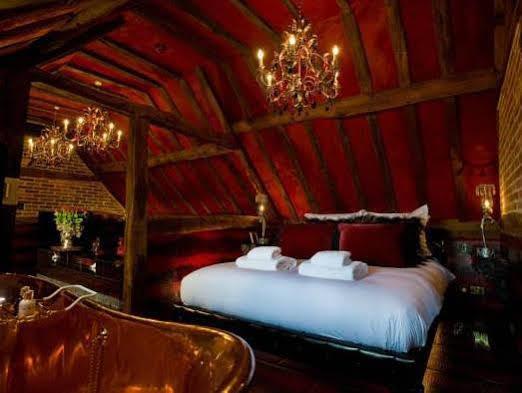 Crazy Bear Beaconsfield Hotel Екстериор снимка The bedroom